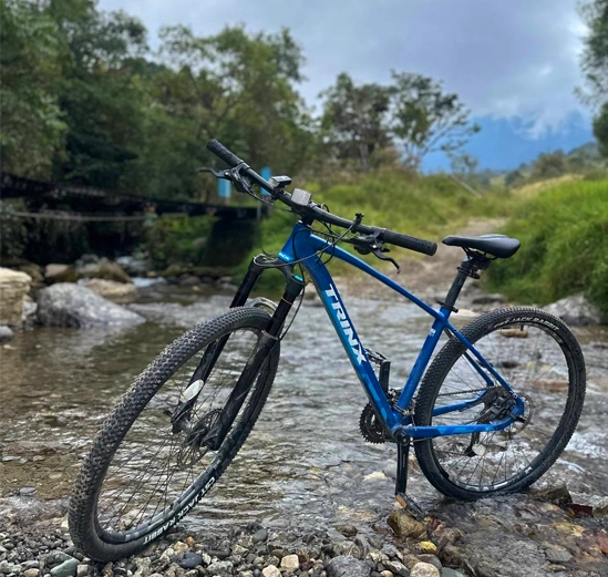 Vive la aventura en bicicleta en Alpinas Hoteles Cabañas. Explora rutas emocionantes y disfruta del aire libre en Oxapampa.