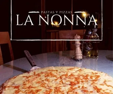 Disfruta de auténticas pastas y pizzas en La Nonna, donde cada bocado es un viaje a la cocina italiana en Oxapampa.