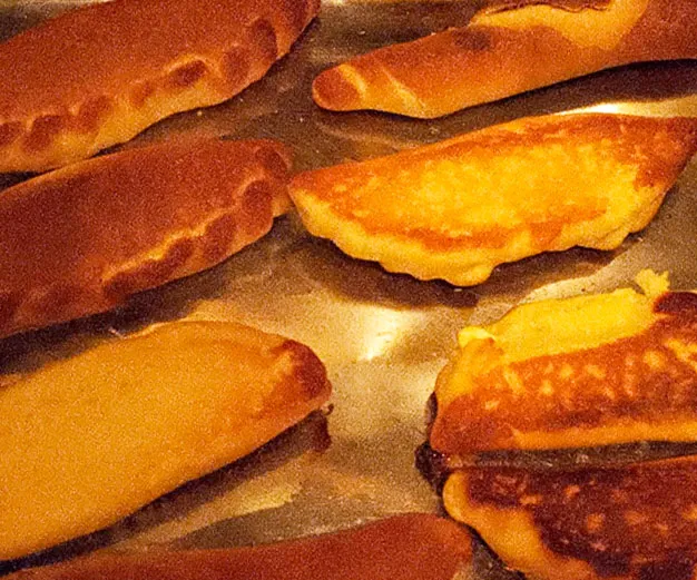 Amasa y disfruta en Alpinas: una experiencia culinaria que te permite crear y saborear deliciosos panes en el entorno natural de Oxapampa.