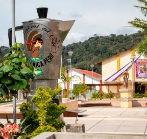 Villa Rica es un pueblo andino lleno de encanto y cultura. Alpinas te invita a explorar su riqueza histórica y sumergirte en su autenticidad.