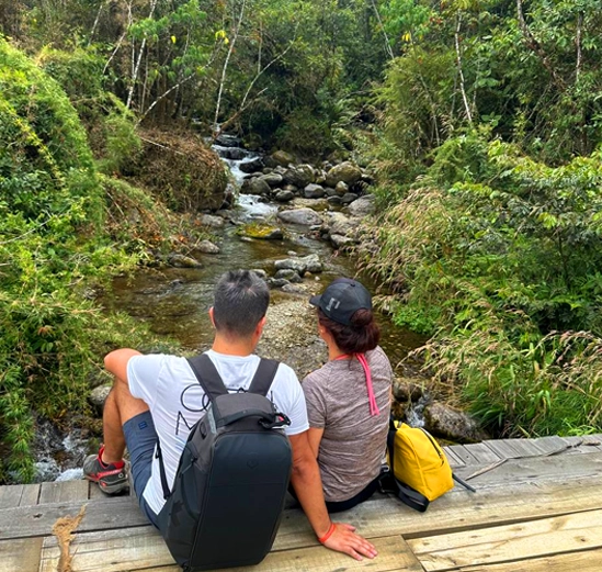 Explora la belleza de Oxapampa a través del senderismo en Alpinas. Descubre rutas emocionantes y paisajes impresionantes.